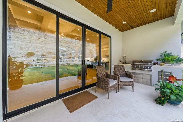 157 HEARTLAND LN, Boerne, TX 78006