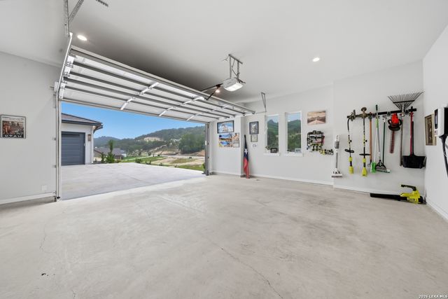 157 HEARTLAND LN, Boerne, TX 78006