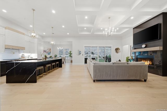 157 HEARTLAND LN, Boerne, TX 78006