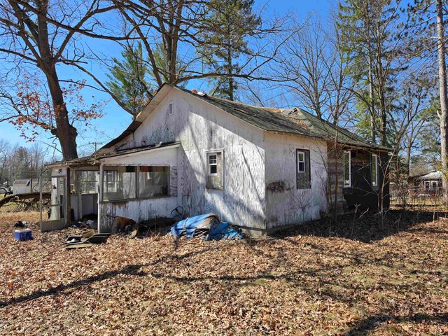 466 West Street, Lake, MI 48632