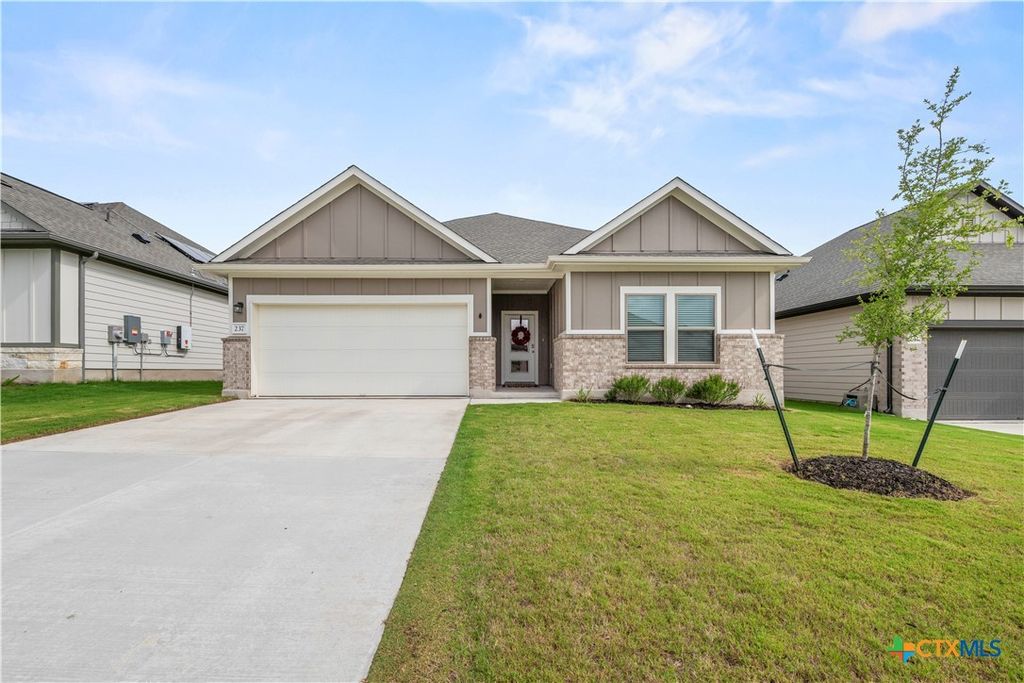 Image 2 of property listing at 237 Little Green Trail, Jarrell, TX 76537