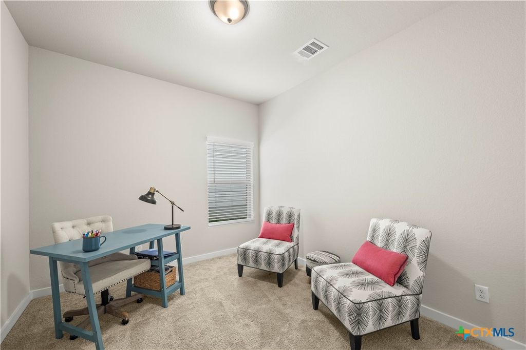 Image 20 of property listing at 237 Little Green Trail, Jarrell, TX 76537