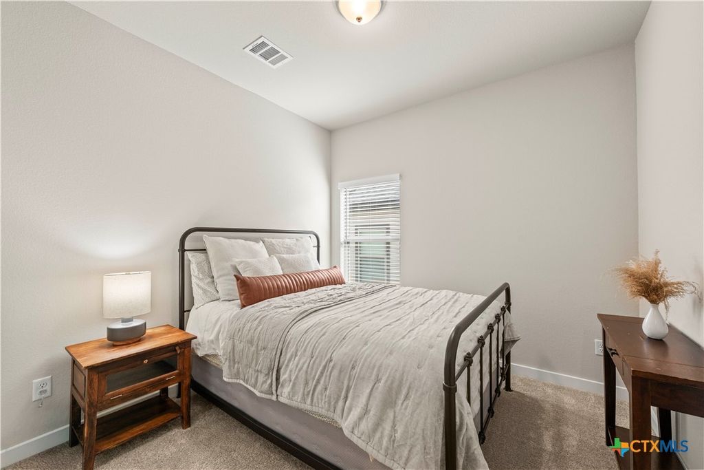 Image 22 of property listing at 237 Little Green Trail, Jarrell, TX 76537