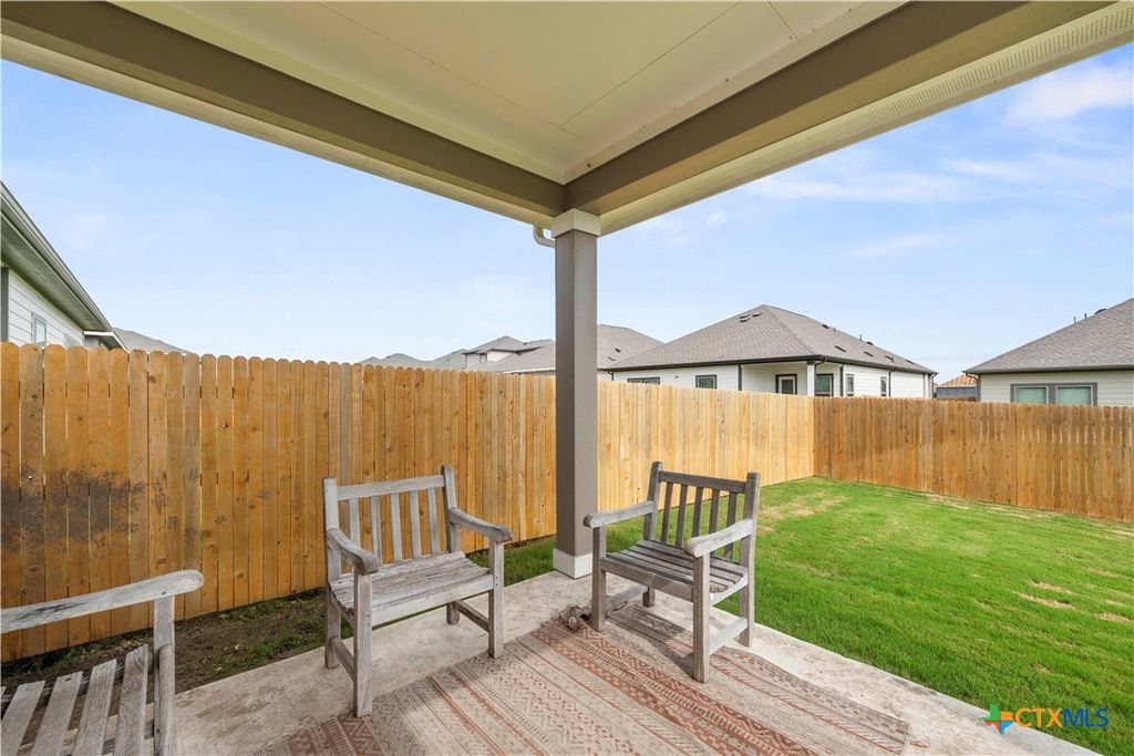 Image 27 of property listing at 237 Little Green Trail, Jarrell, TX 76537