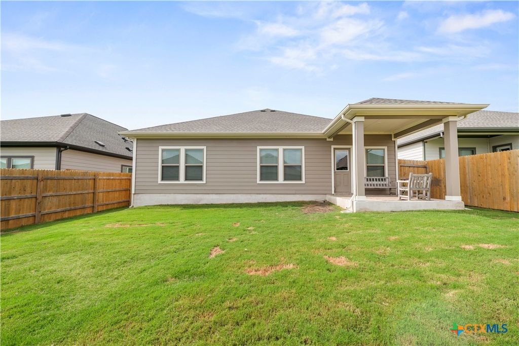 Image 28 of property listing at 237 Little Green Trail, Jarrell, TX 76537