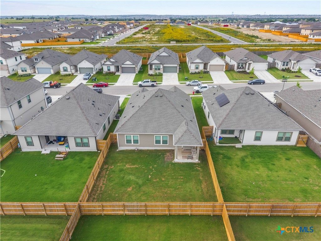 Image 29 of property listing at 237 Little Green Trail, Jarrell, TX 76537
