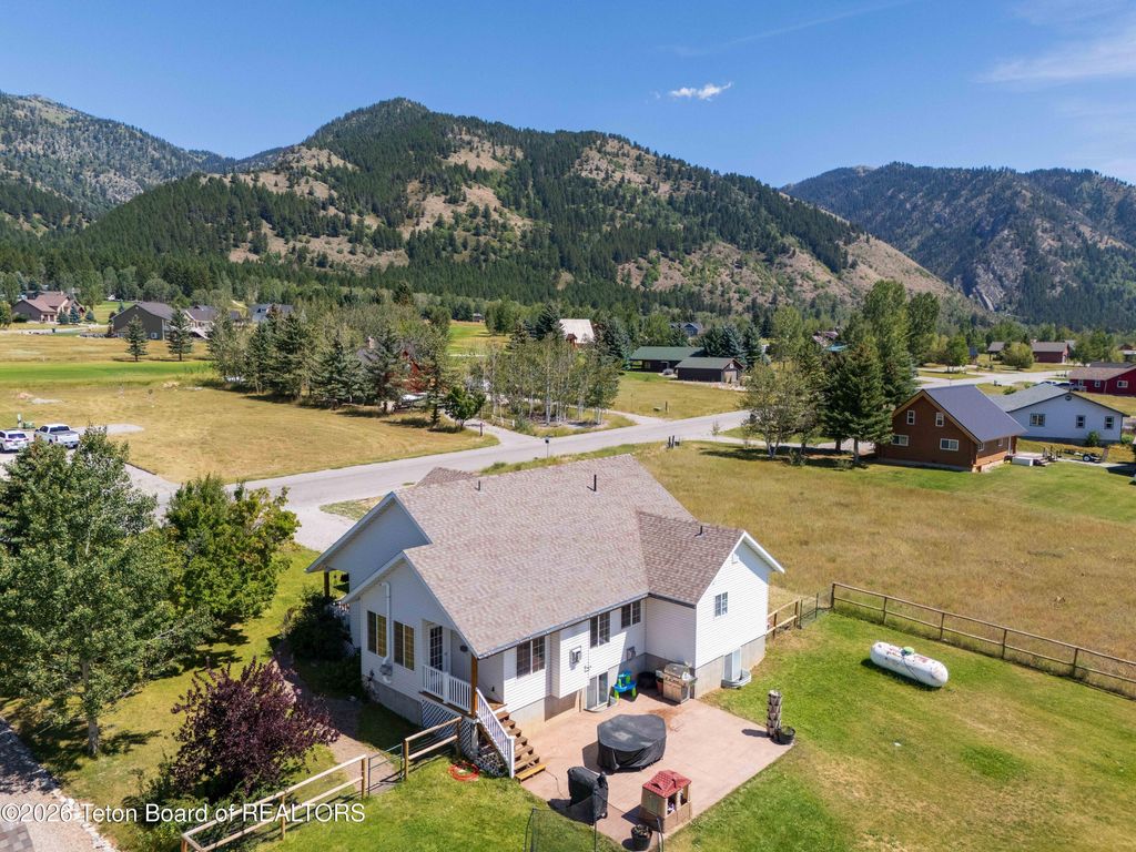 218 SOLITUDE Drive, Star Valley Ranch, WY 83127 photo 4
