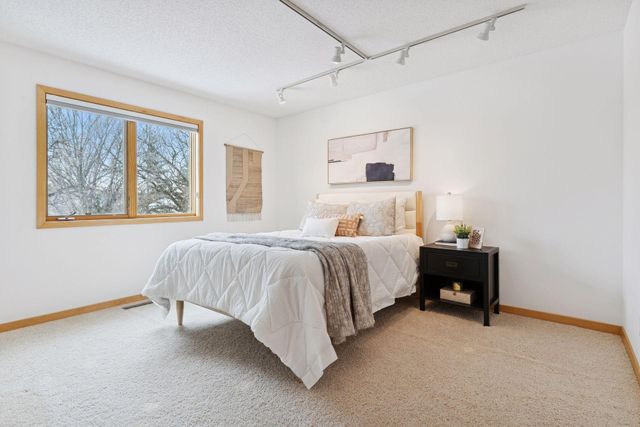 4185 Yuma Lane N, Plymouth, MN 55446