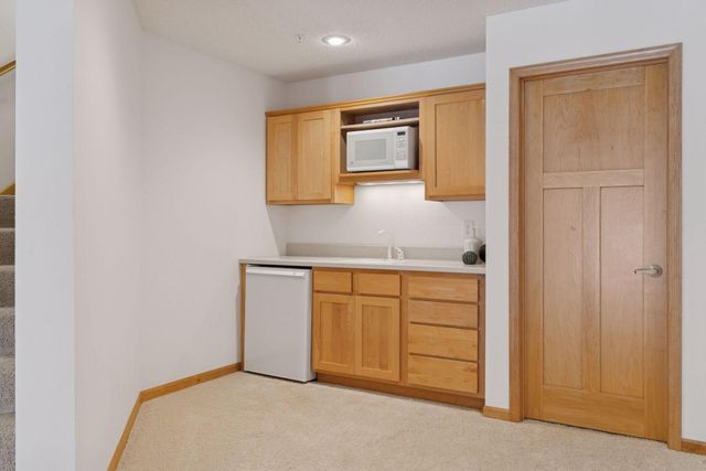 4185 Yuma Lane N, Plymouth, MN 55446