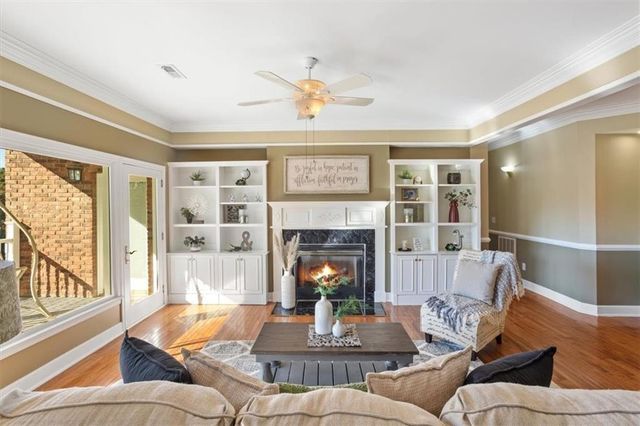 55 Rocky Circle NE, White, GA 30184