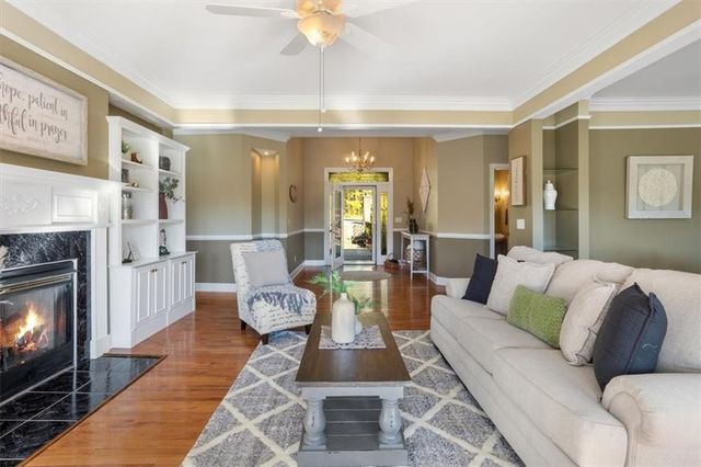 55 Rocky Circle NE, White, GA 30184