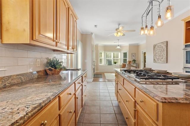 55 Rocky Circle NE, White, GA 30184