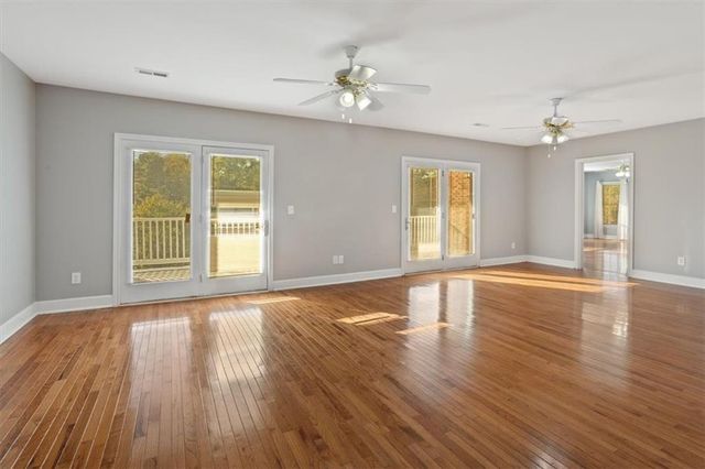55 Rocky Circle NE, White, GA 30184