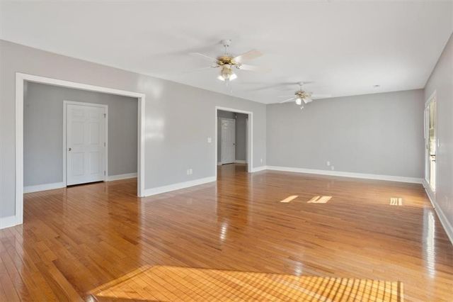 55 Rocky Circle NE, White, GA 30184