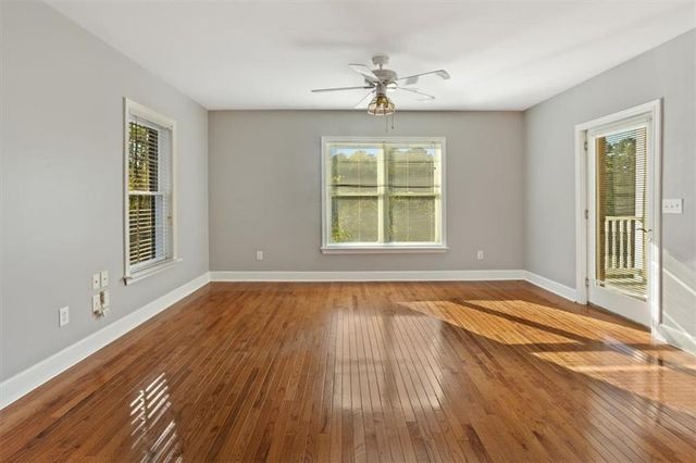 55 Rocky Circle NE, White, GA 30184