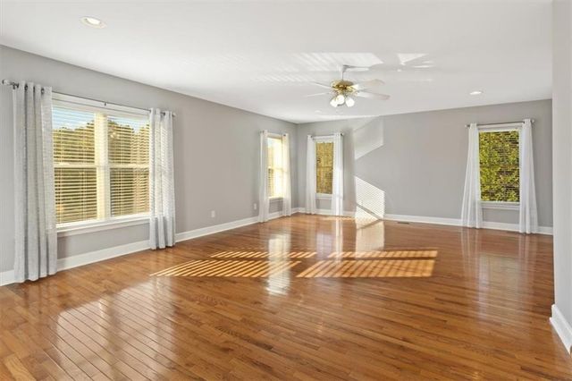 55 Rocky Circle NE, White, GA 30184