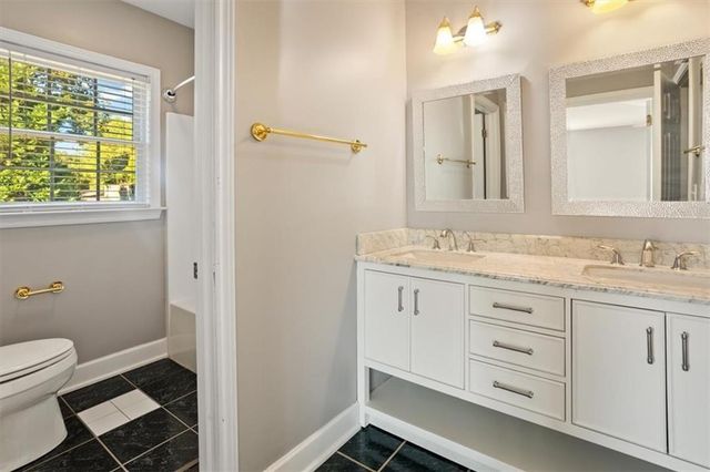 55 Rocky Circle NE, White, GA 30184