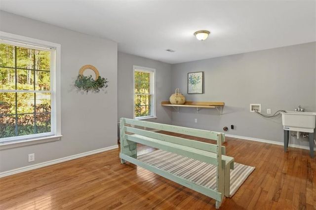 55 Rocky Circle NE, White, GA 30184