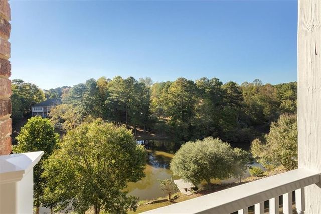 55 Rocky Circle NE, White, GA 30184