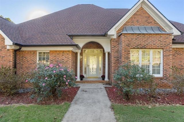 55 Rocky Circle NE, White, GA 30184