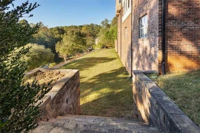 55 Rocky Circle NE, White, GA 30184