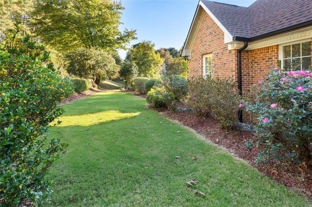 55 Rocky Circle NE, White, GA 30184