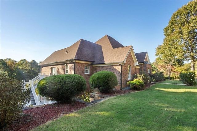 55 Rocky Circle NE, White, GA 30184