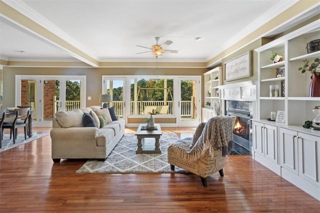 55 Rocky Circle NE, White, GA 30184
