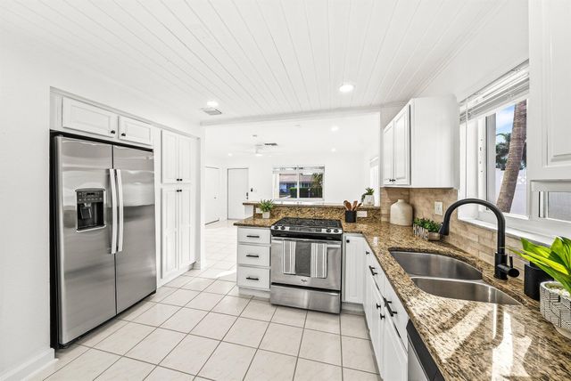 17 Fayette Drive, Ocean Ridge, FL 33435