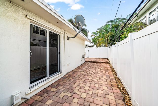 17 Fayette Drive, Ocean Ridge, FL 33435