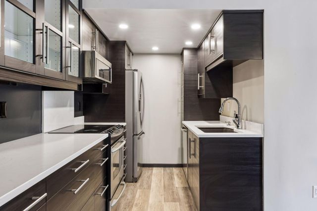 3680 Independence Avenue S 10, Saint Louis Park, MN 55426