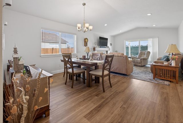 1225 NW Willow Parkway Road, Madras, OR 97741