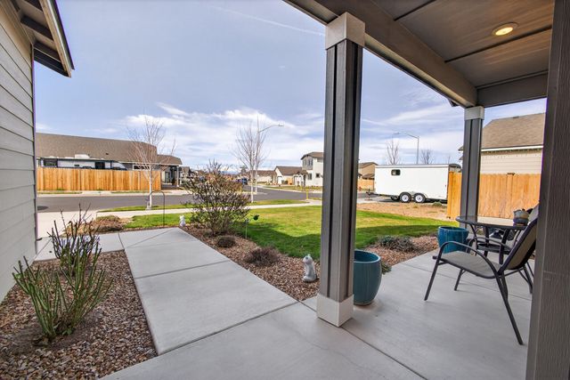 1225 NW Willow Parkway Road, Madras, OR 97741