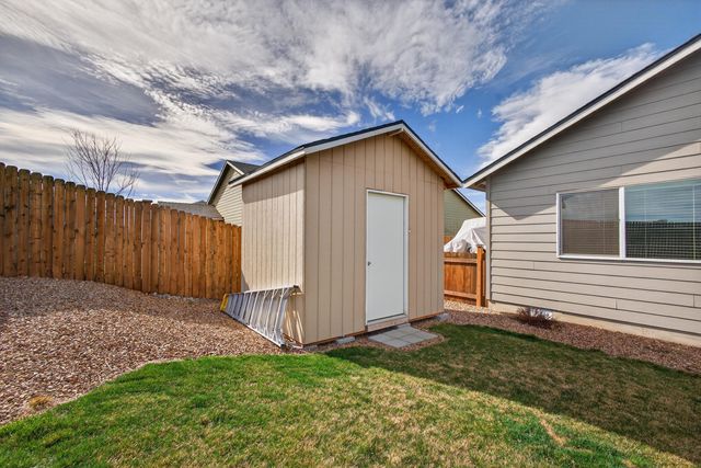 1225 NW Willow Parkway Road, Madras, OR 97741