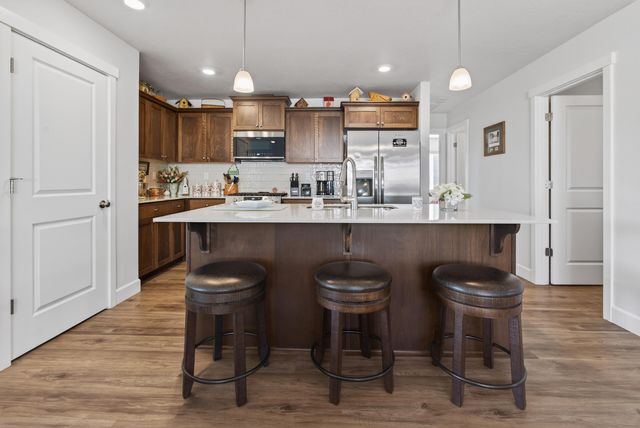 1225 NW Willow Parkway Road, Madras, OR 97741