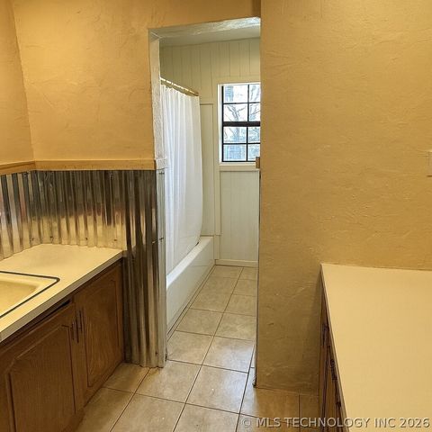 608 Mayall, Marietta, OK 73448