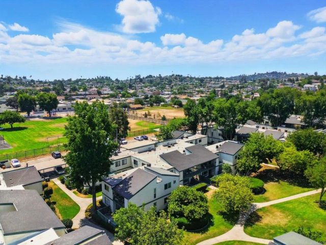 1817 E Grand Avenue 77, Escondido, CA 92027