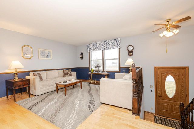 1442 N Lapham STREET, Oconomowoc, WI 53066