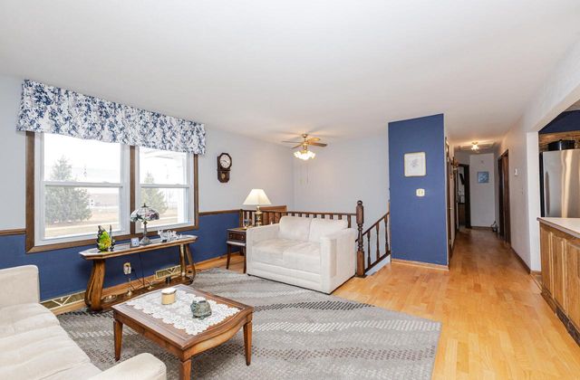 1442 N Lapham STREET, Oconomowoc, WI 53066