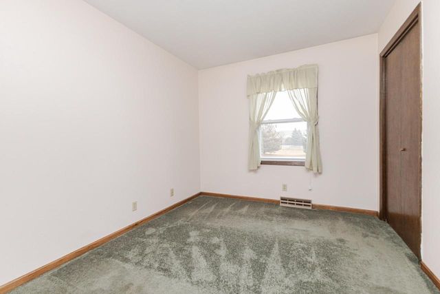 1442 N Lapham STREET, Oconomowoc, WI 53066