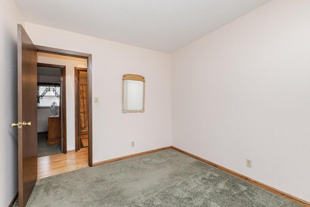 1442 N Lapham STREET, Oconomowoc, WI 53066