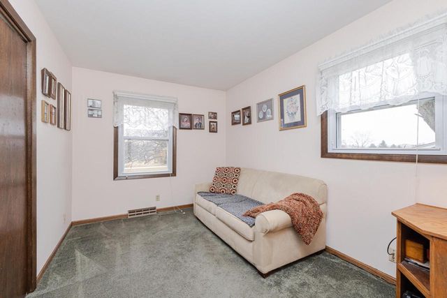 1442 N Lapham STREET, Oconomowoc, WI 53066