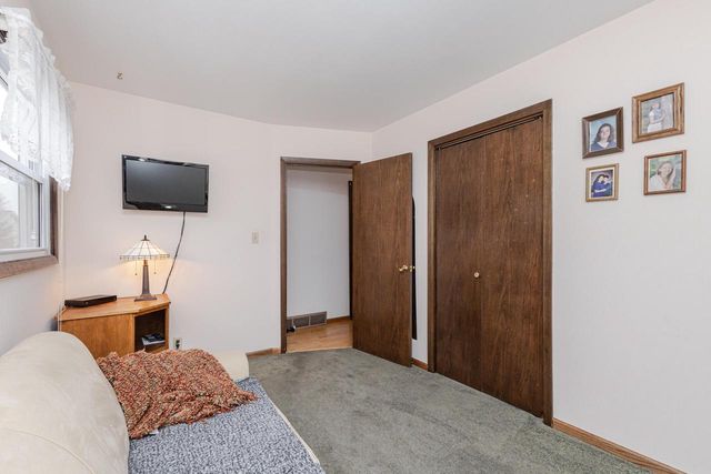 1442 N Lapham STREET, Oconomowoc, WI 53066