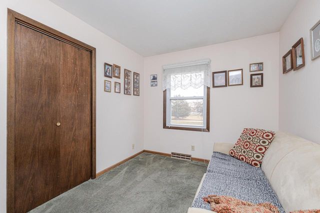 1442 N Lapham STREET, Oconomowoc, WI 53066