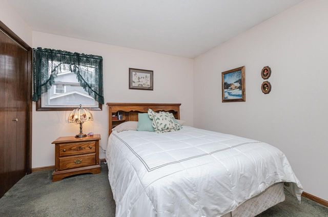 1442 N Lapham STREET, Oconomowoc, WI 53066