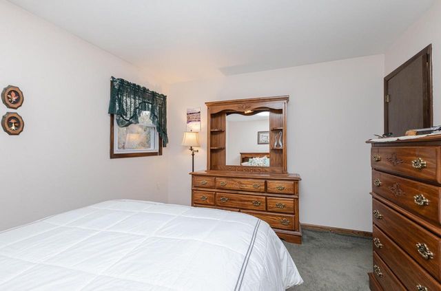 1442 N Lapham STREET, Oconomowoc, WI 53066