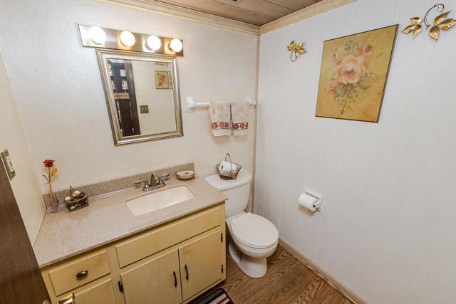 1442 N Lapham STREET, Oconomowoc, WI 53066