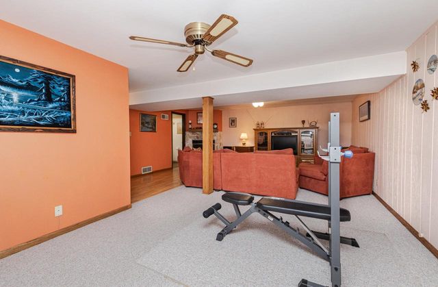 1442 N Lapham STREET, Oconomowoc, WI 53066