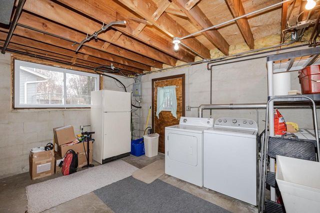 1442 N Lapham STREET, Oconomowoc, WI 53066