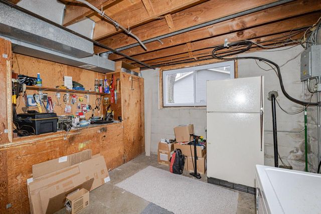 1442 N Lapham STREET, Oconomowoc, WI 53066